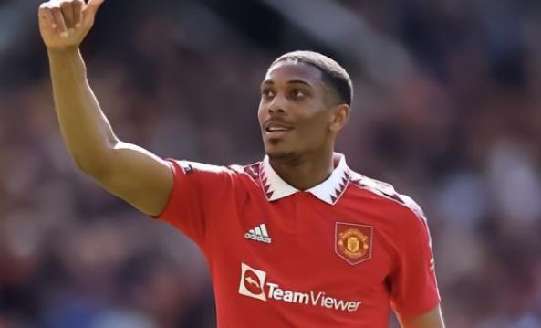 正吸引着越 正吸引着越