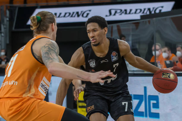 这位年轻球 这位年轻球